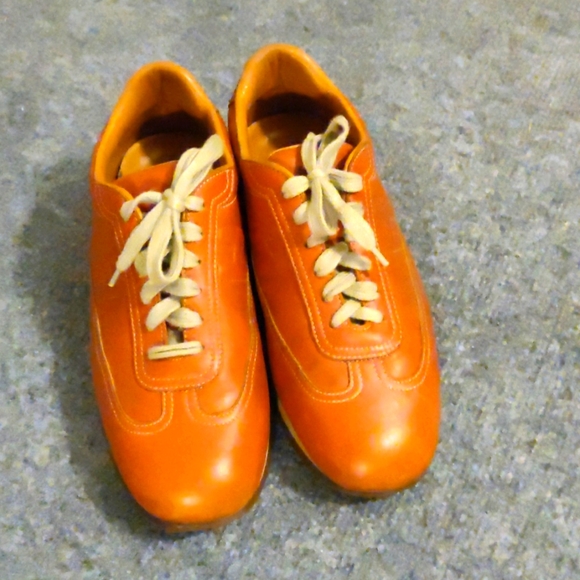 ***SOLD!!*** Hermès Brick Orange Leather Vintage Sneakers - Picture 2 of 10